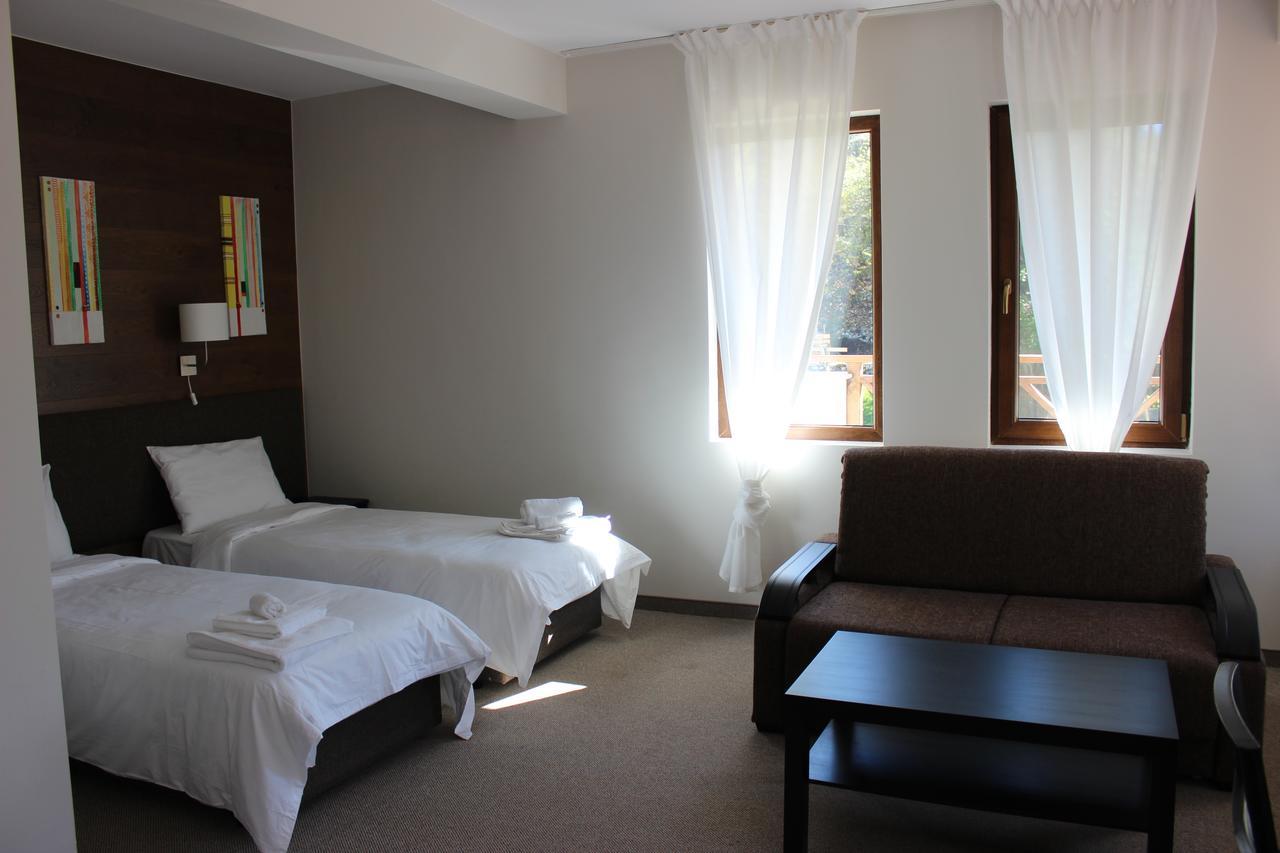 Trigrad Hotel Luaran gambar