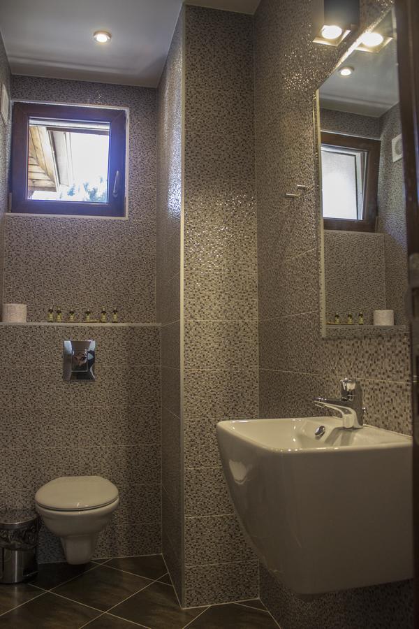 Trigrad Hotel Luaran gambar